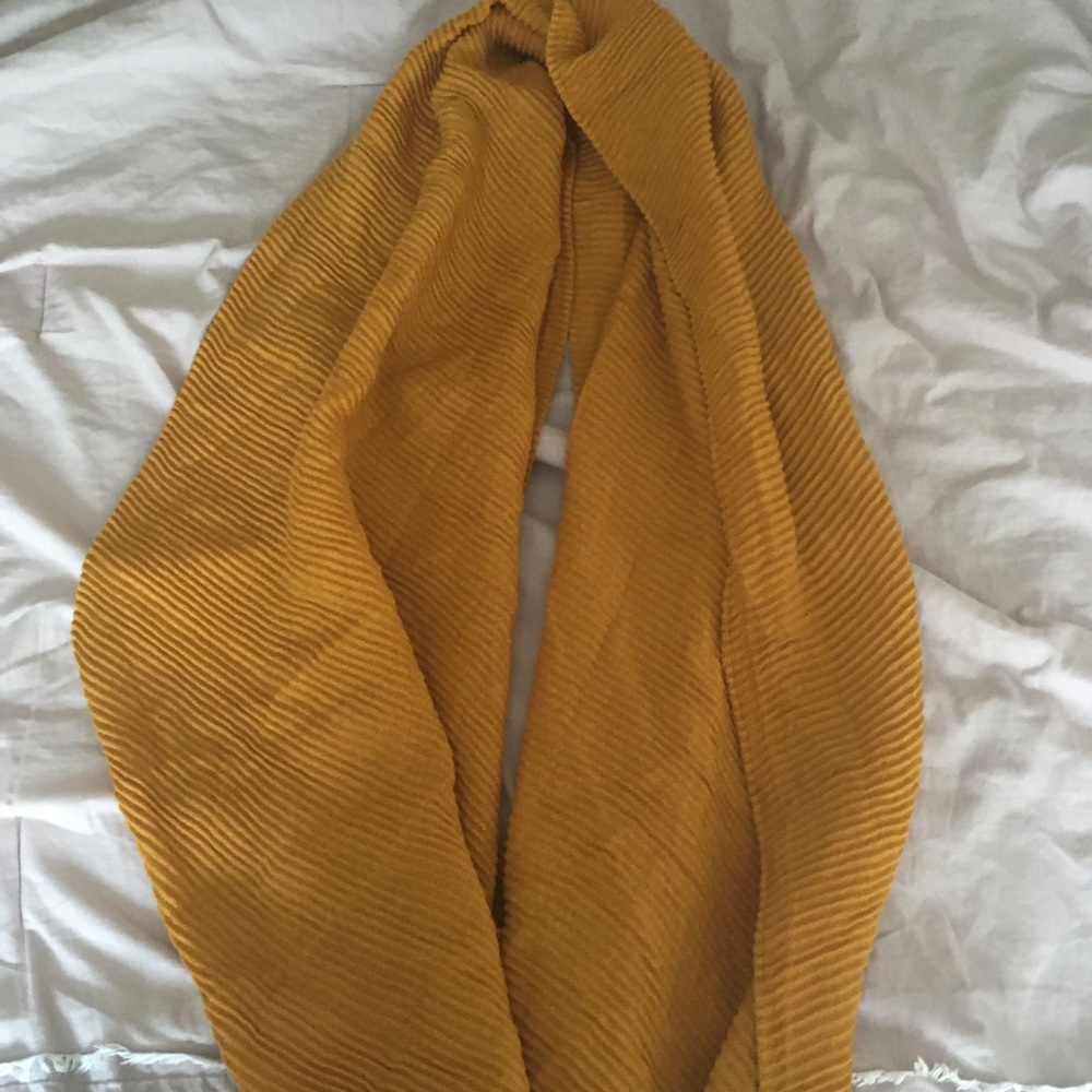 Large yellow scarf